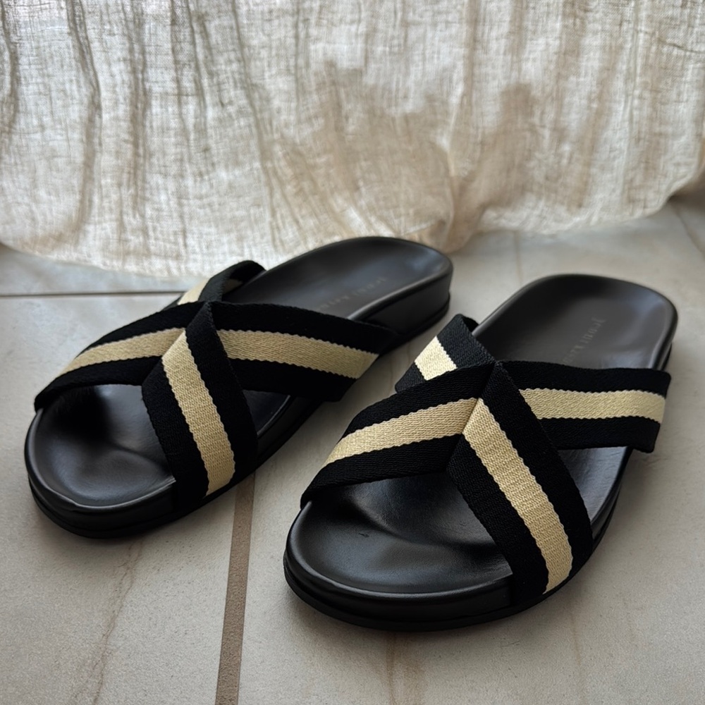 Jenni Kayne Black and Cream Sandals with Crisscross Straps